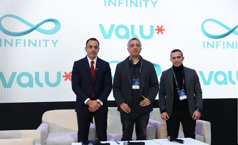 فاليو وإنفنيتي توقعان اتفاقية لتقسيط شواحن السيارات الكهربائية